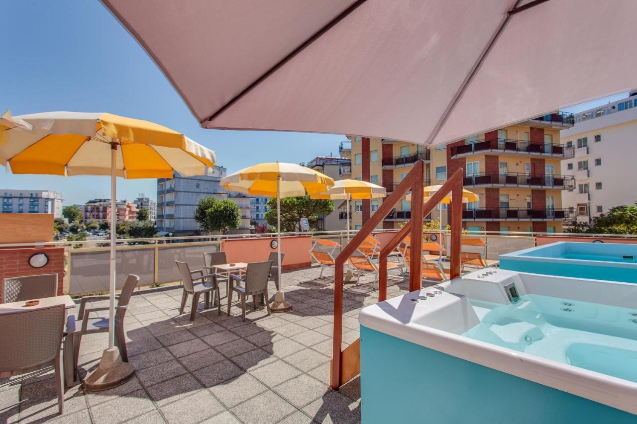 Hotel Joli Cesena Bagian luar foto