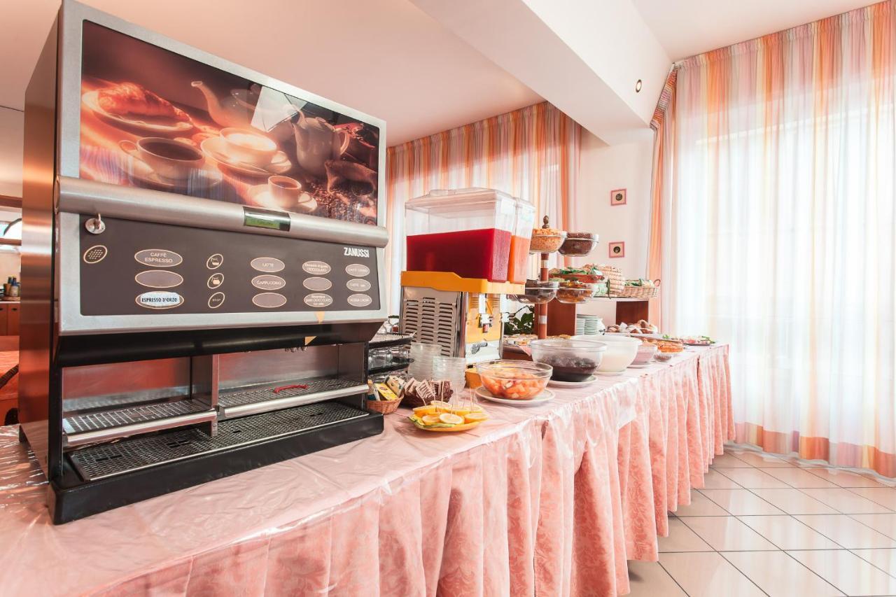 Hotel Joli Cesena Bagian luar foto