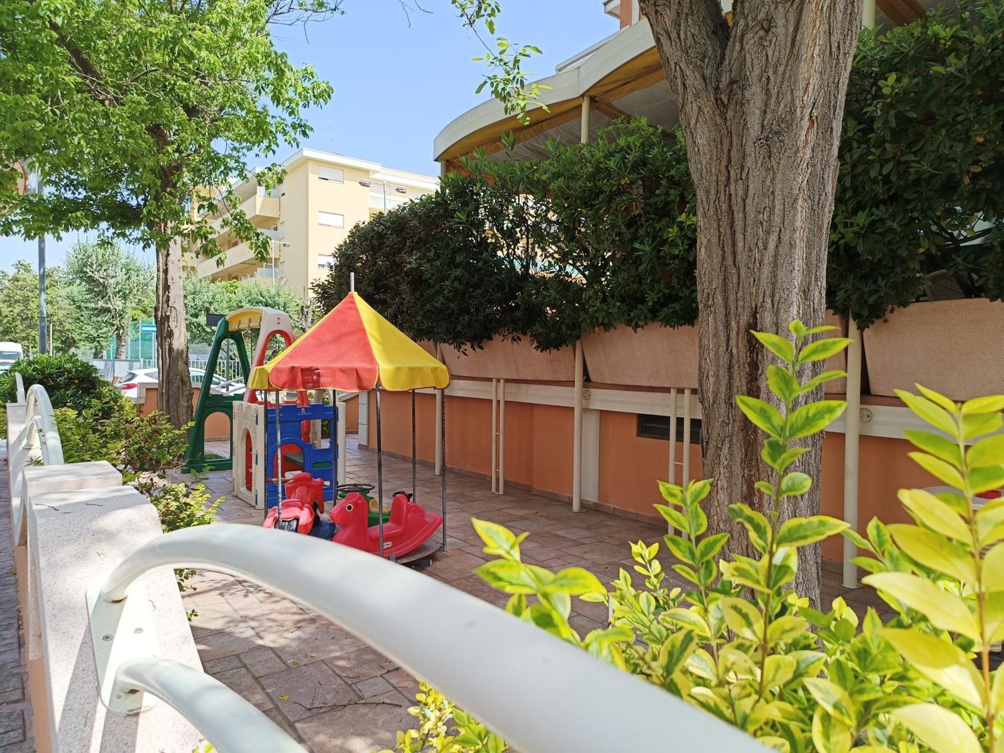 Hotel Joli Cesena Bagian luar foto