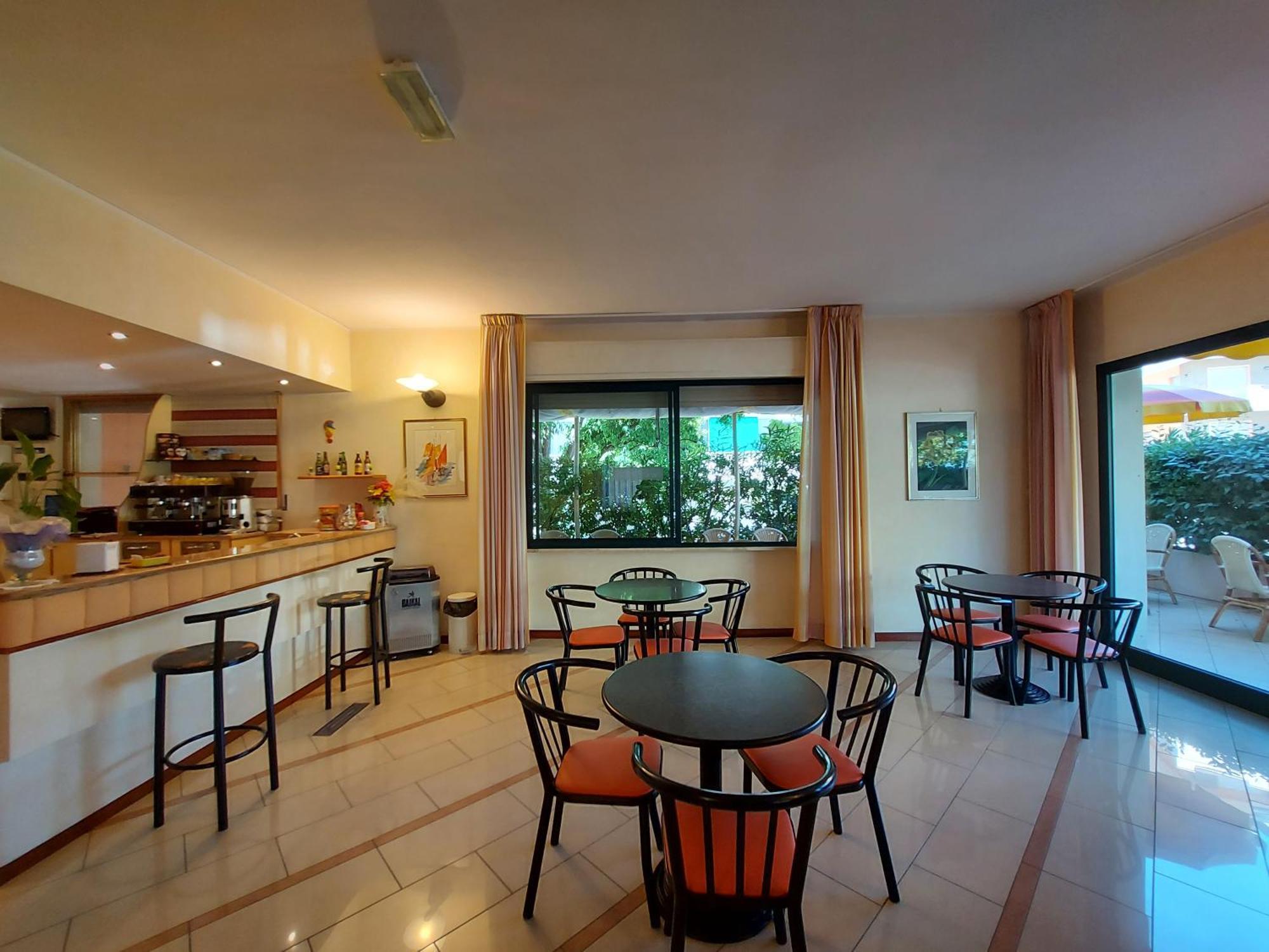 Hotel Joli Cesena Bagian luar foto