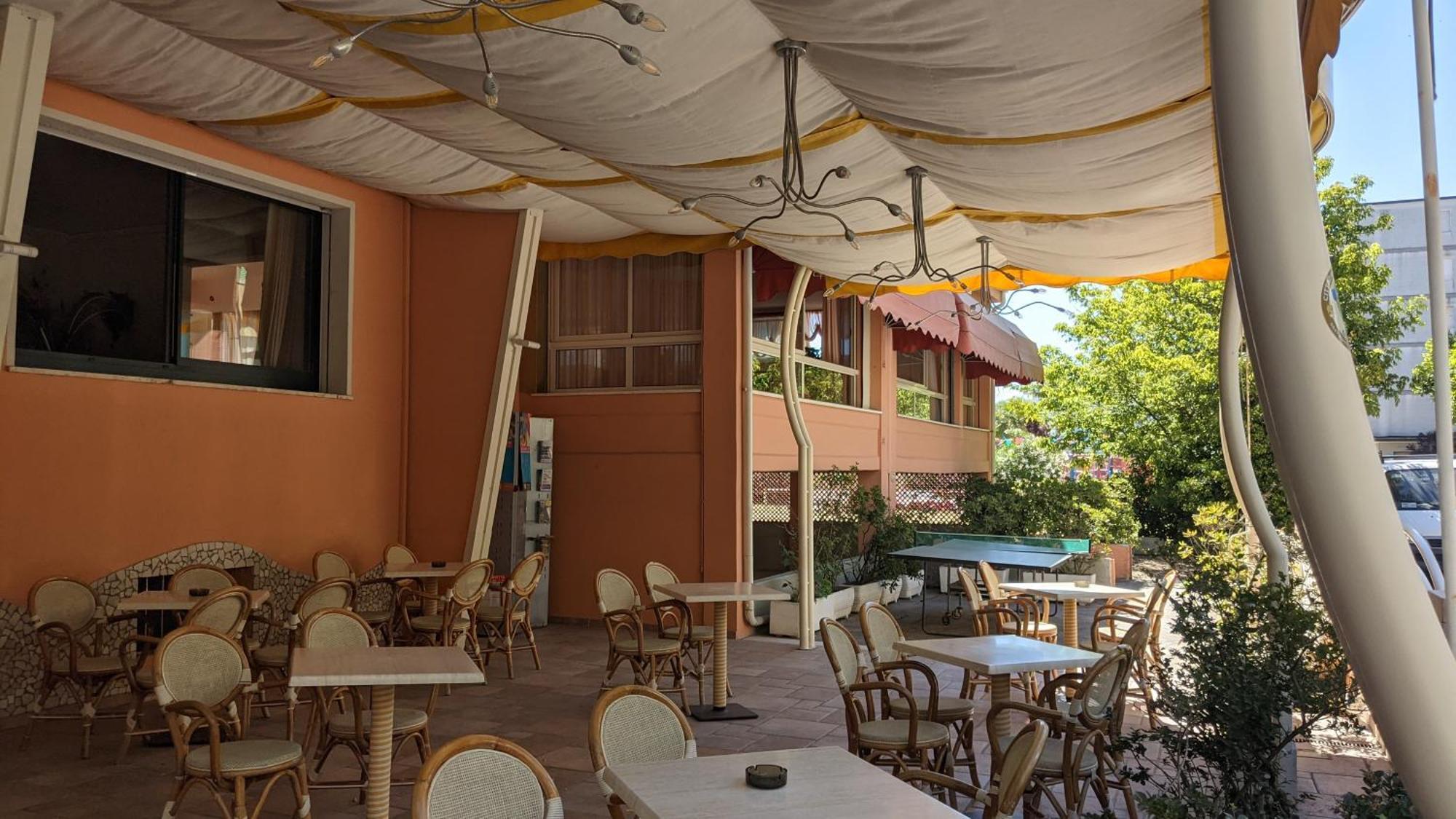 Hotel Joli Cesena Bagian luar foto