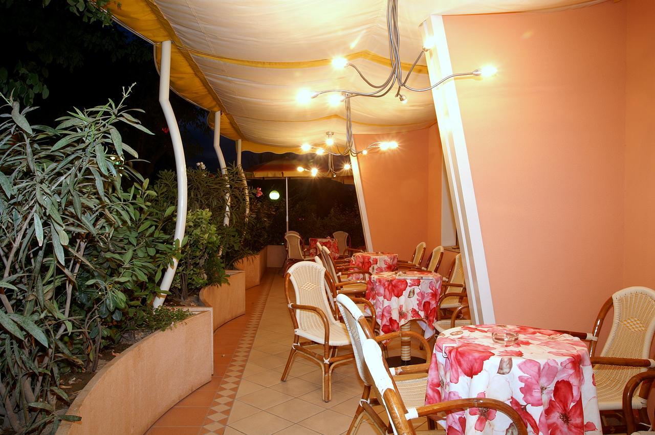 Hotel Joli Cesena Bagian luar foto